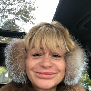 Meet your Posher, Elena